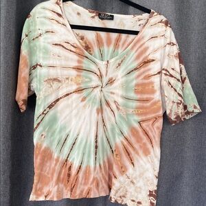 Tryst Green and Orange Ruched Short Sleeve Tee